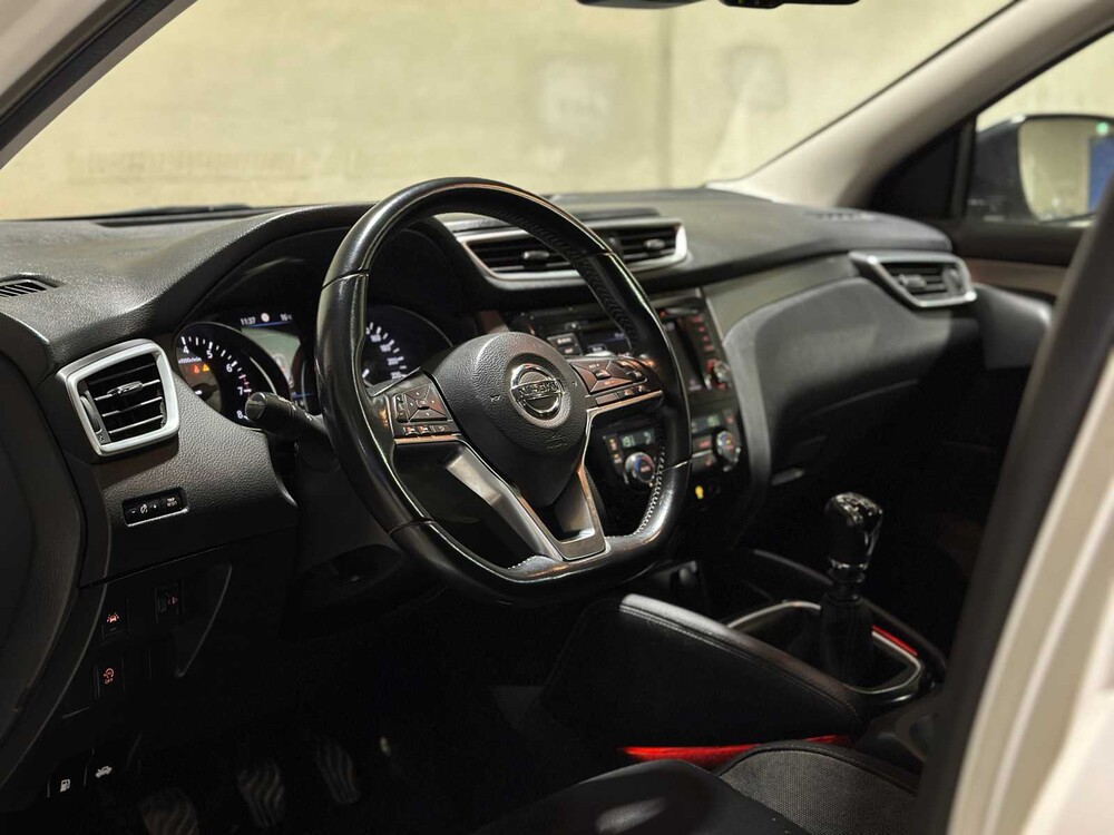 Nissan Qashqai 1.3 DIG-T N-Connect 140pk 2019, L-595-RB