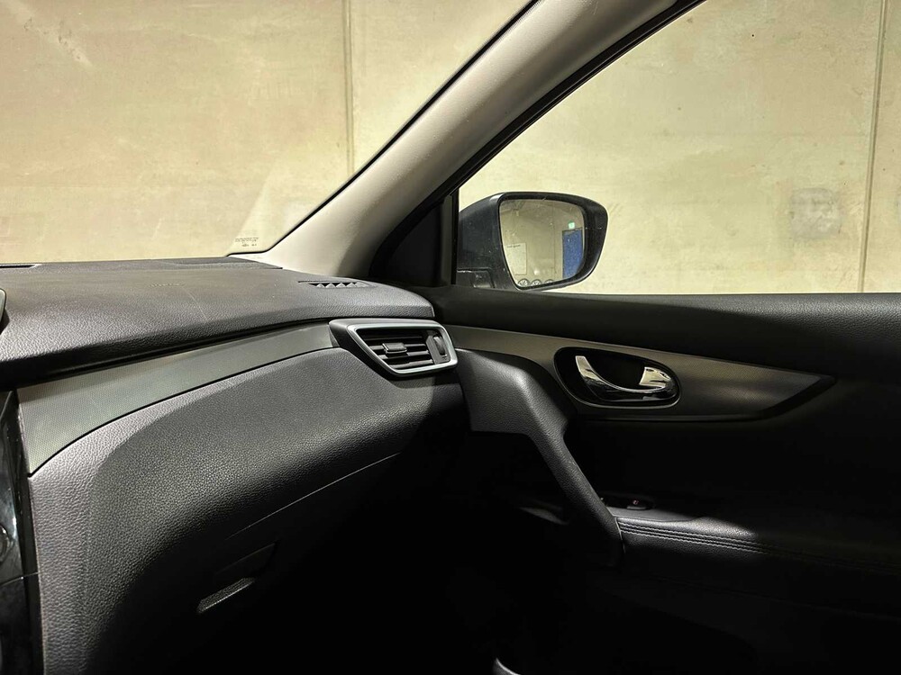 Nissan Qashqai 1.3 DIG-T N-Connect 140pk 2019, L-595-RB