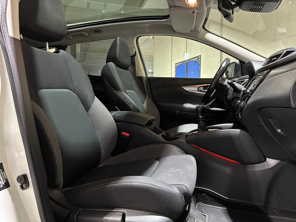 Nissan Qashqai 1.3 DIG-T N-Connect 140pk 2019, L-595-RB