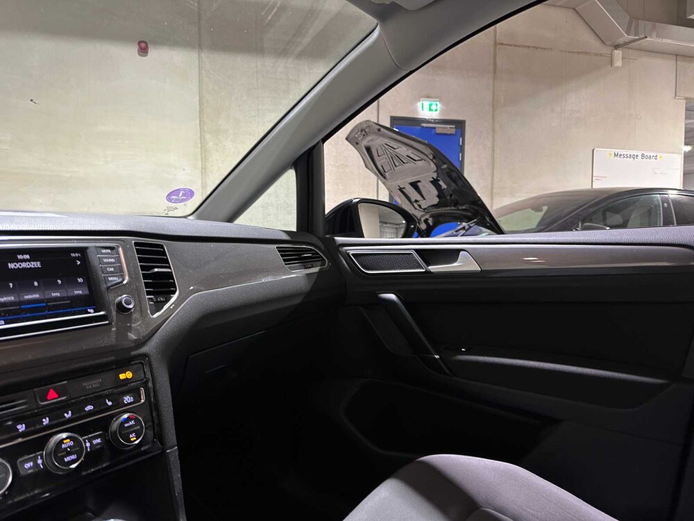 Volkswagen Golf Sportsvan 1.4 TSI Highline 125pk 2017, J-059-FG