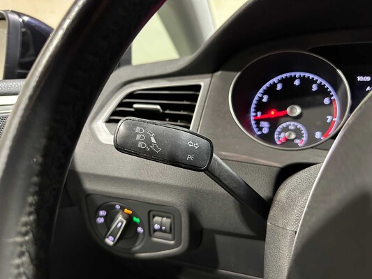 Volkswagen Golf Sportsvan 1.4 TSI Highline 125pk 2017, J-059-FG