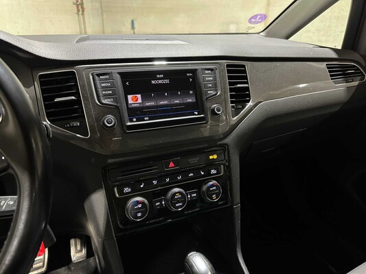 Volkswagen Golf Sportsvan 1.4 TSI Highline 125pk 2017, J-059-FG