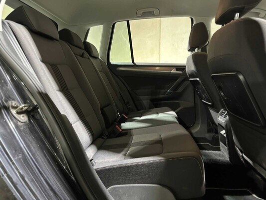 Volkswagen Golf Sportsvan 1.4 TSI Highline 125pk 2017, J-059-FG