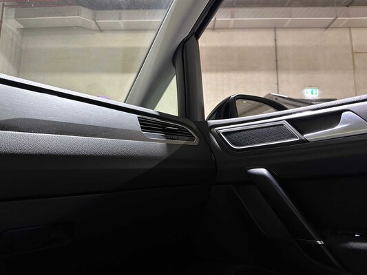 Volkswagen Golf Sportsvan 1.4 TSI Highline 125pk 2017, J-059-FG