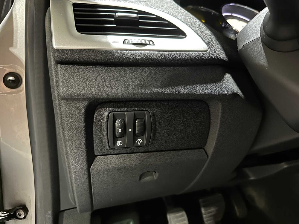 Renault Mégane Estate 1.9 dCi Dynamique 131pk 2010, 7-XNN-90