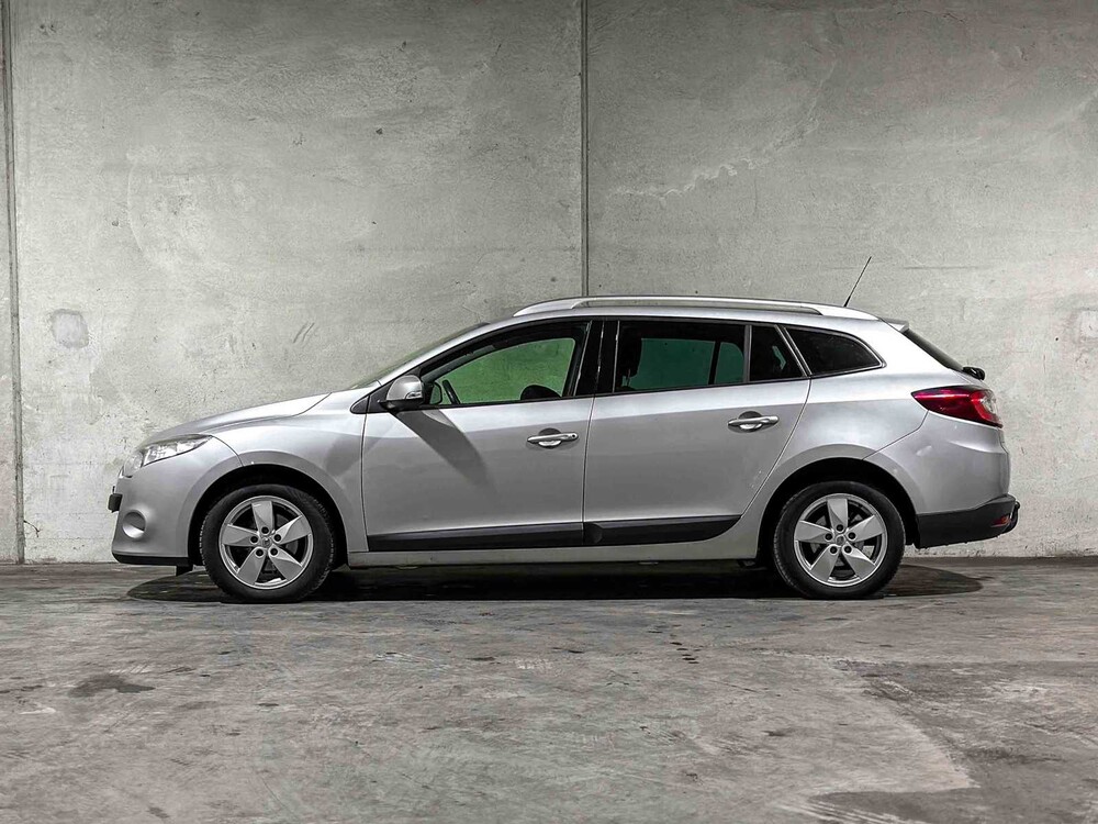 Renault Mégane Estate 1.9 dCi Dynamique 131pk 2010, 7-XNN-90