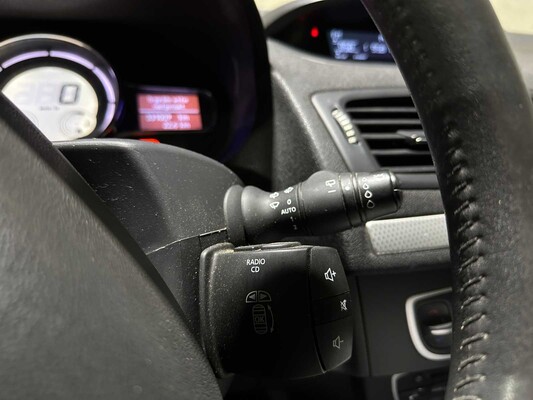 Renault Mégane Estate 1.9 dCi Dynamique 131pk 2010, 7-XNN-90