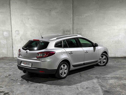 Renault Mégane Estate 1.9 dCi Dynamique 131pk 2010, 7-XNN-90