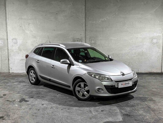 Renault Mégane Estate 1.9 dCi Dynamique 131pk 2010, 7-XNN-90