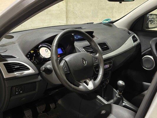 Renault Mégane Estate 1.9 dCi Dynamique 131pk 2010, 7-XNN-90