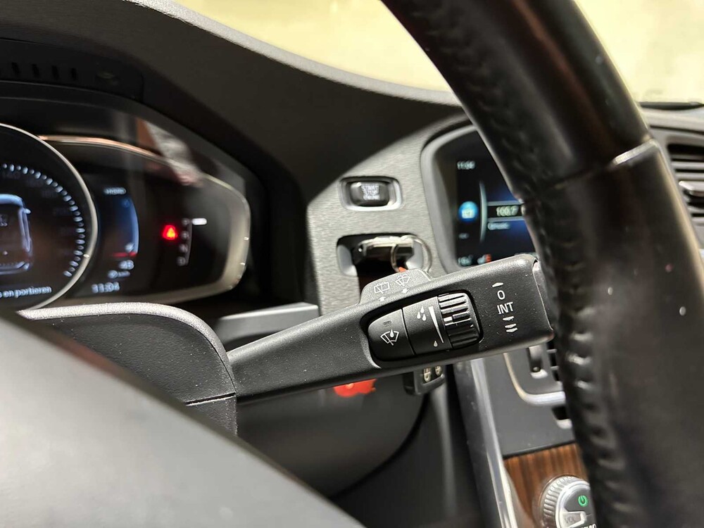 Volvo V60 2.4 D6 Twin Engine Summum 220pk 2015 Plug-In Hybrid, HR-946-F