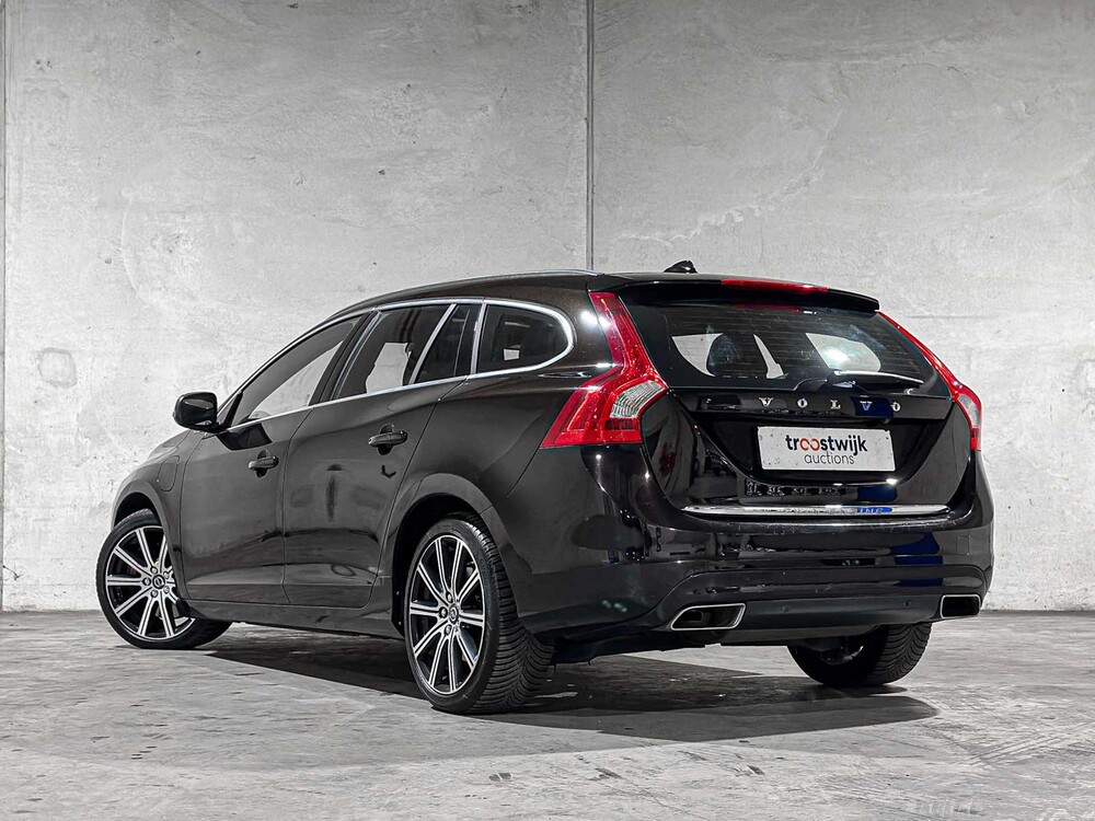 Volvo V60 2.4 D6 Twin Engine Summum 220pk 2015 Plug-In Hybrid, HR-946-F