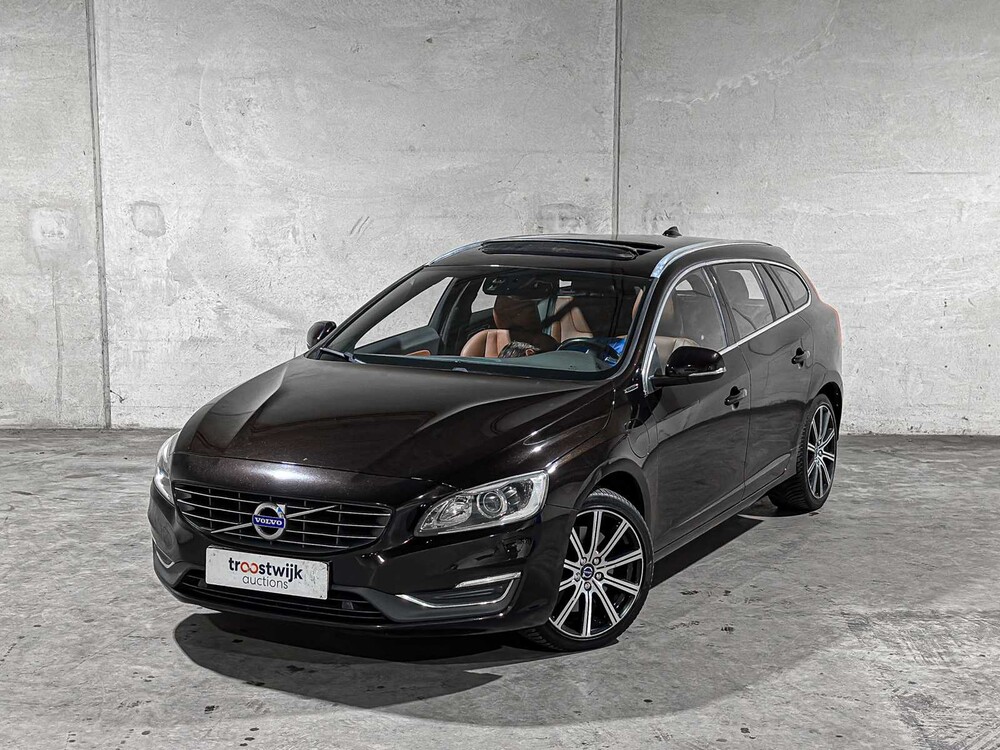Volvo V60 2.4 D6 Twin Engine Summum 220pk 2015 Plug-In Hybrid, HR-946-F