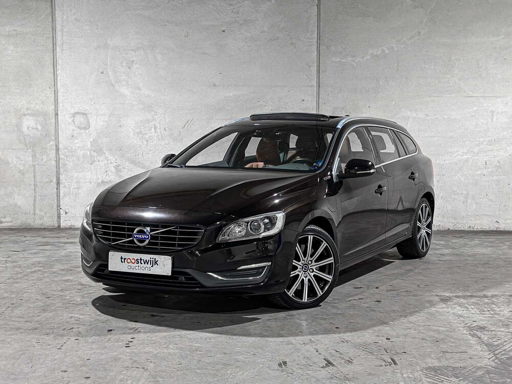 Volvo V60 2.4 D6 Twin Engine Summum 220pk 2015 Plug-In Hybrid, HR-946-F