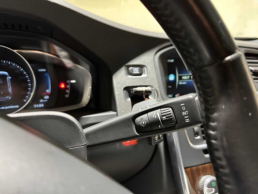 Volvo V60 2.4 D6 Twin Engine Summum 220pk 2015 Plug-In Hybrid, HR-946-F