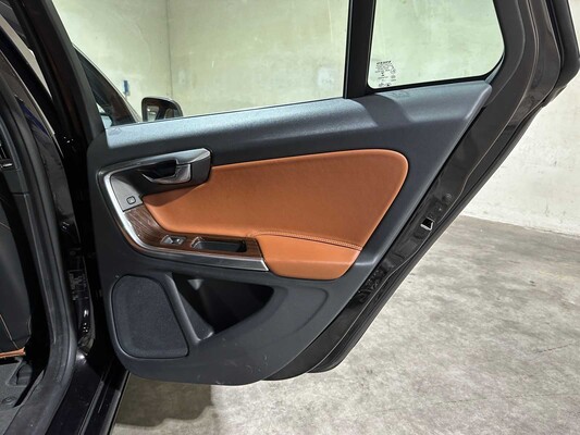 Volvo V60 2.4 D6 Twin Engine Summum 220pk 2015 Plug-In Hybrid, HR-946-F