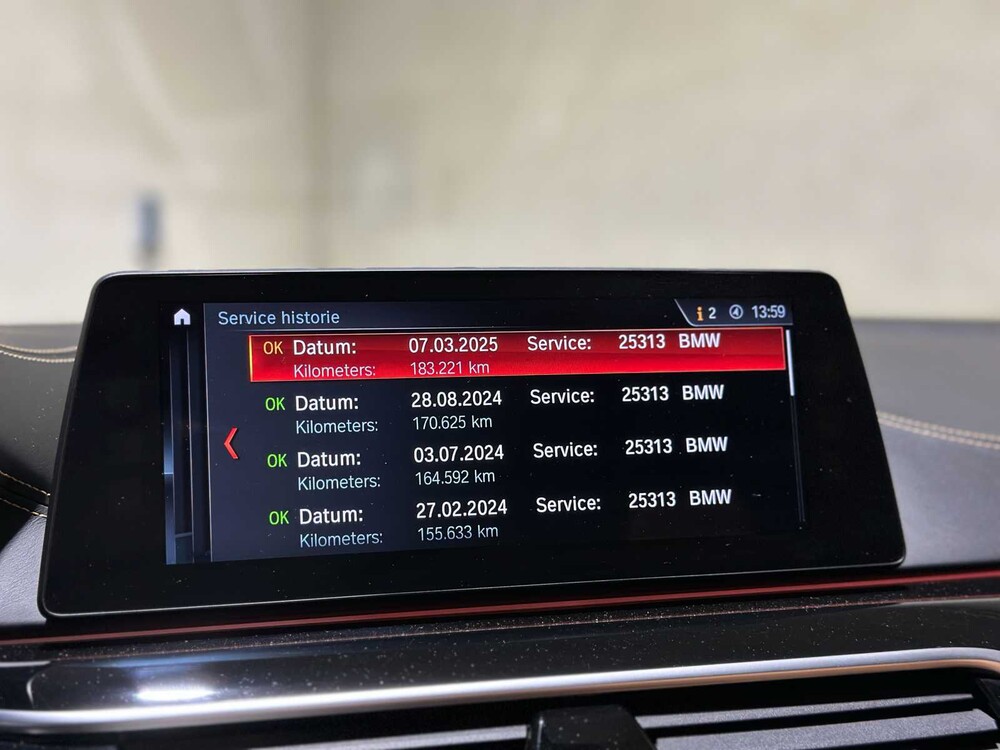 BMW M550i xDrive High Executive G30 462 PS 2018 (Original-NL), RS-253-R