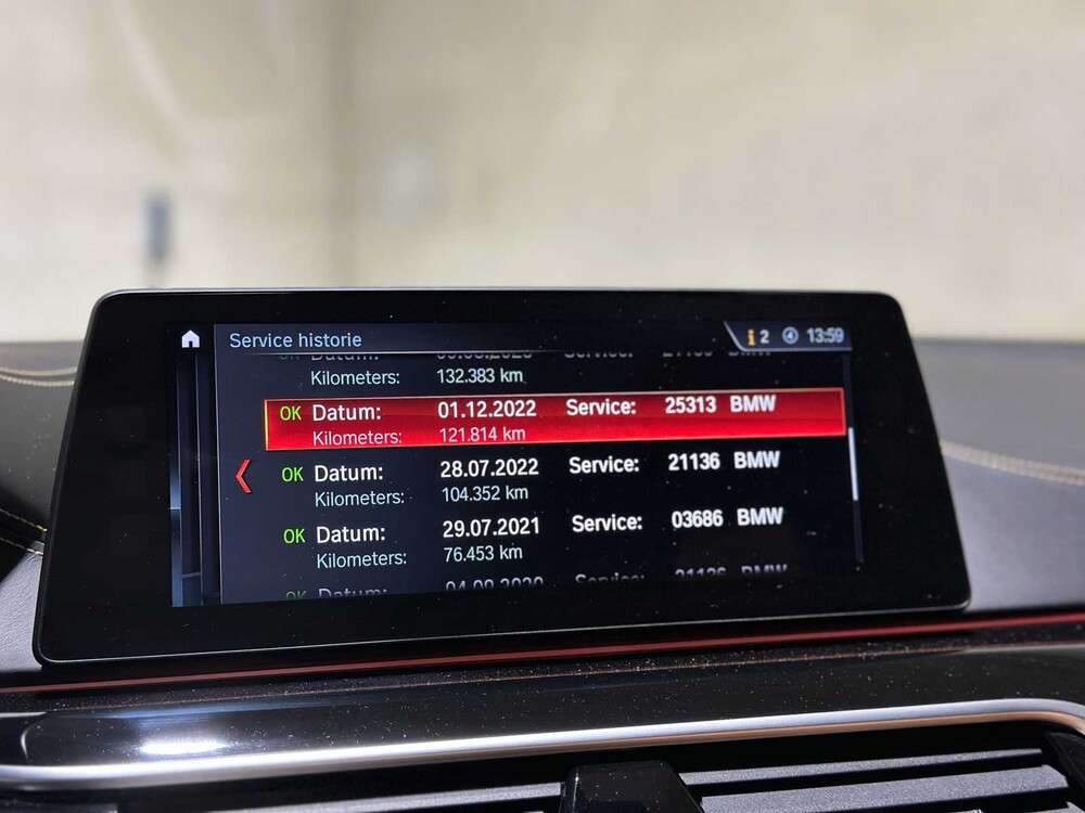 BMW M550i xDrive High Executive G30 462 PS 2018 (Original-NL), RS-253-R