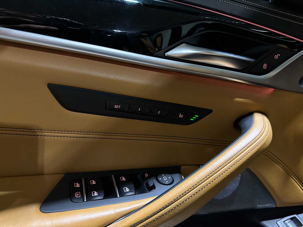 BMW M550i xDrive High Executive G30 462 PS 2018 (Original-NL), RS-253-R