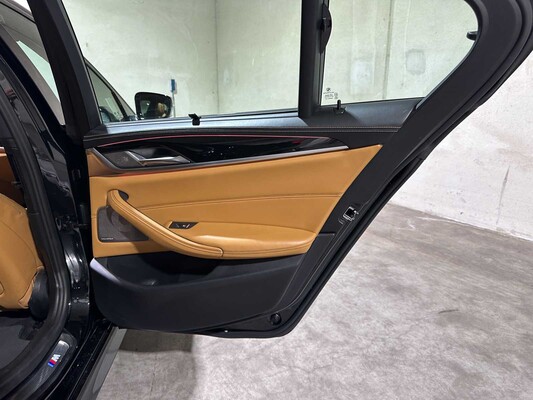 BMW M550i xDrive High Executive G30 462 PS 2018 (Original-NL), RS-253-R