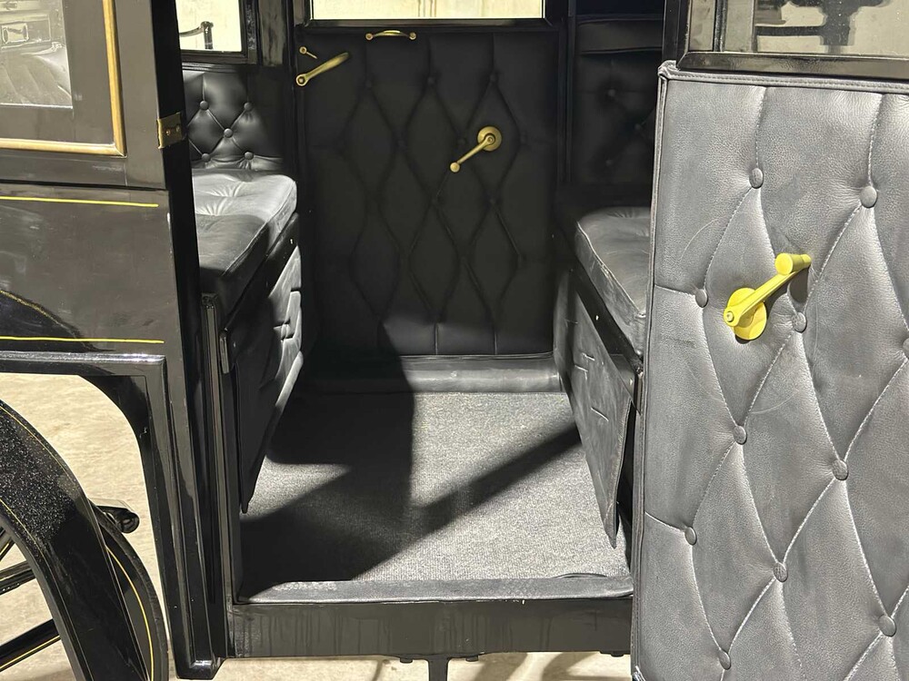 Kutsche Berline Klassische Pferdekutsche