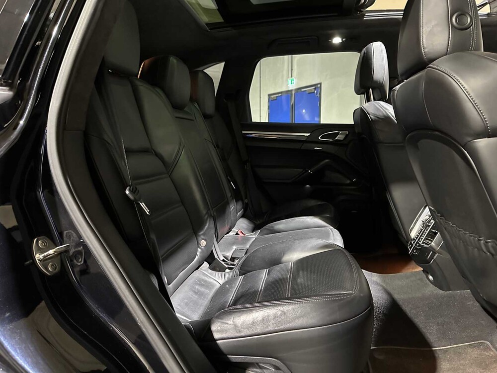 Porsche Cayenne Turbo 4,8 V8 500 PS 2012, 8-SGB-44