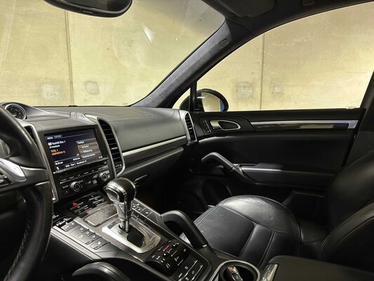 Porsche Cayenne Turbo 4,8 V8 500 PS 2012, 8-SGB-44