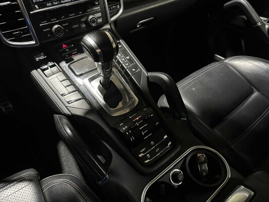 Porsche Cayenne Turbo 4,8 V8 500 PS 2012, 8-SGB-44