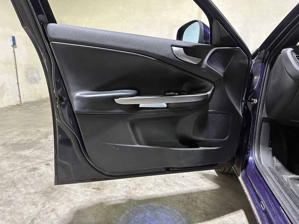 Alfa Romeo Giulietta 1,4 T Distinctive 120 PS 2010, KX-159-R