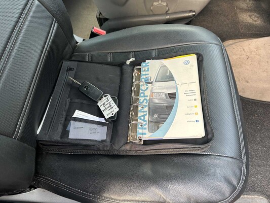 Volkswagen Transporter 2.5 TDI 300 Bud.DC 131 PS 2005, 93-BT-SN Youngtimer