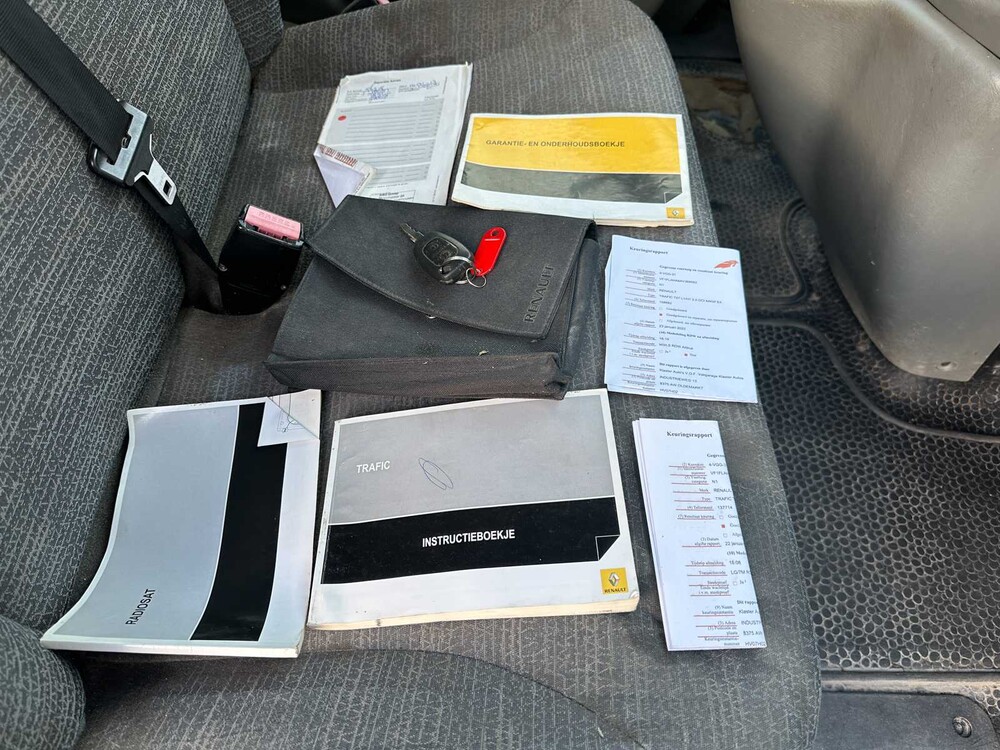 Renault Trafic 2.0 dCi T27 L1H1 Générique 114 PS 2010, 4-VGG-31