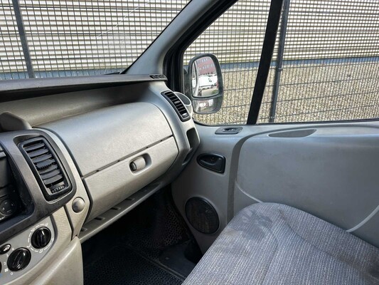 Renault Trafic 2.0 dCi T27 L1H1 Générique 114 PS 2010, 4-VGG-31