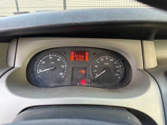 Renault Trafic 2.0 dCi T27 L1H1 Générique 114 PS 2010, 4-VGG-31