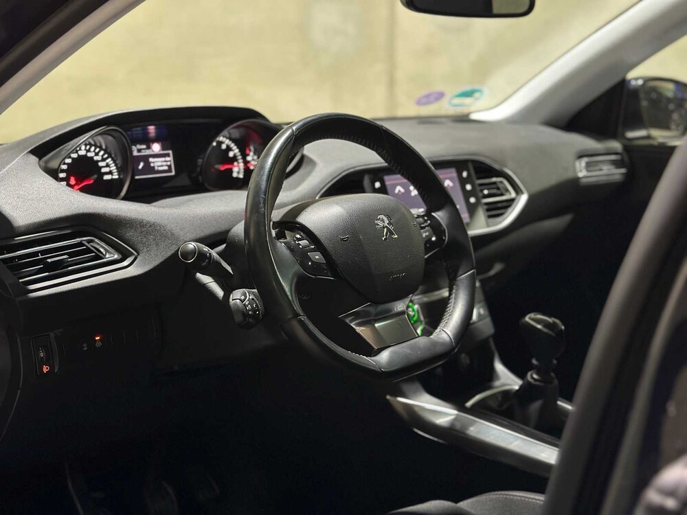 Peugeot 308 SW 1.2 PureTech Blue Lease Premium 131 PS 2020, J-238-FL