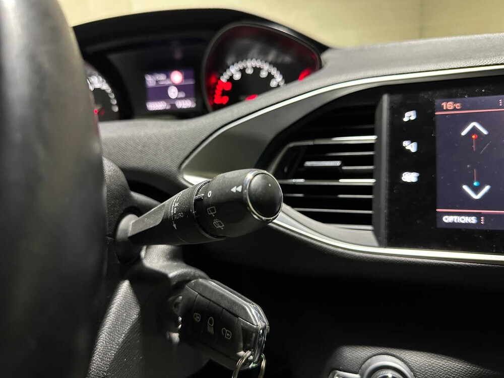 Peugeot 308 SW 1.2 PureTech Blue Lease Premium 131 PS 2020, J-238-FL