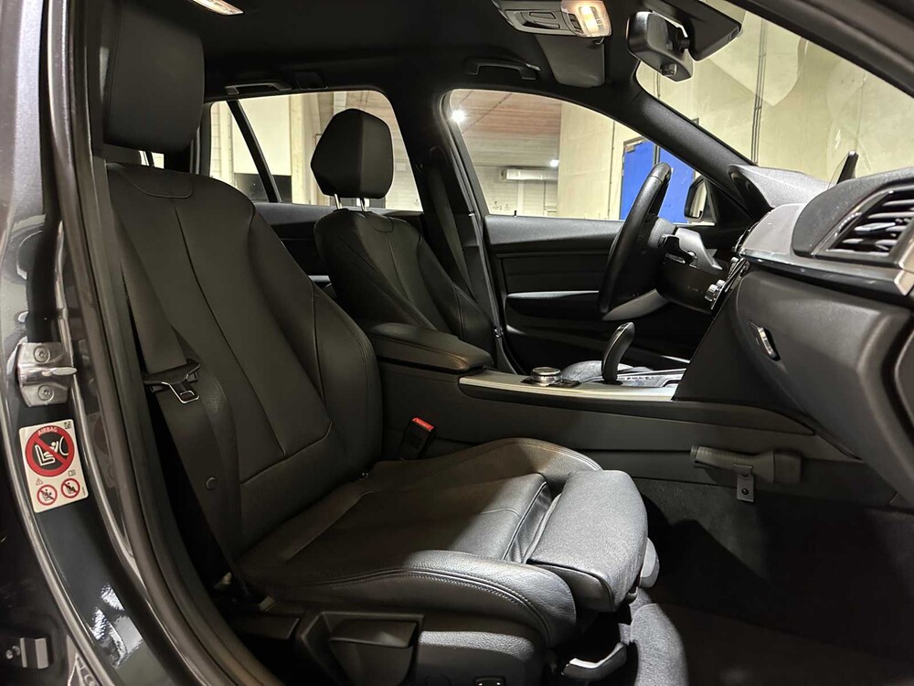 BMW 320i Automatic Centennial High Executive 184 PS 2016 3er Touring, JR-371-D
