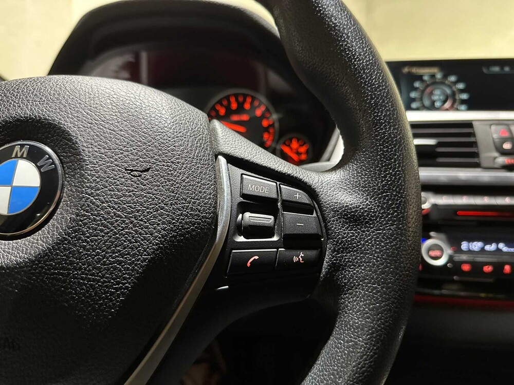 BMW 320i Automatic Centennial High Executive 184 PS 2016 3er Touring, JR-371-D