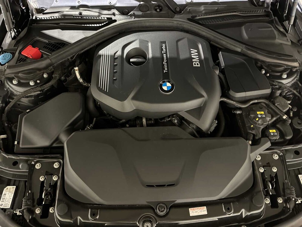 BMW 320i Automatic Centennial High Executive 184 PS 2016 3er Touring, JR-371-D