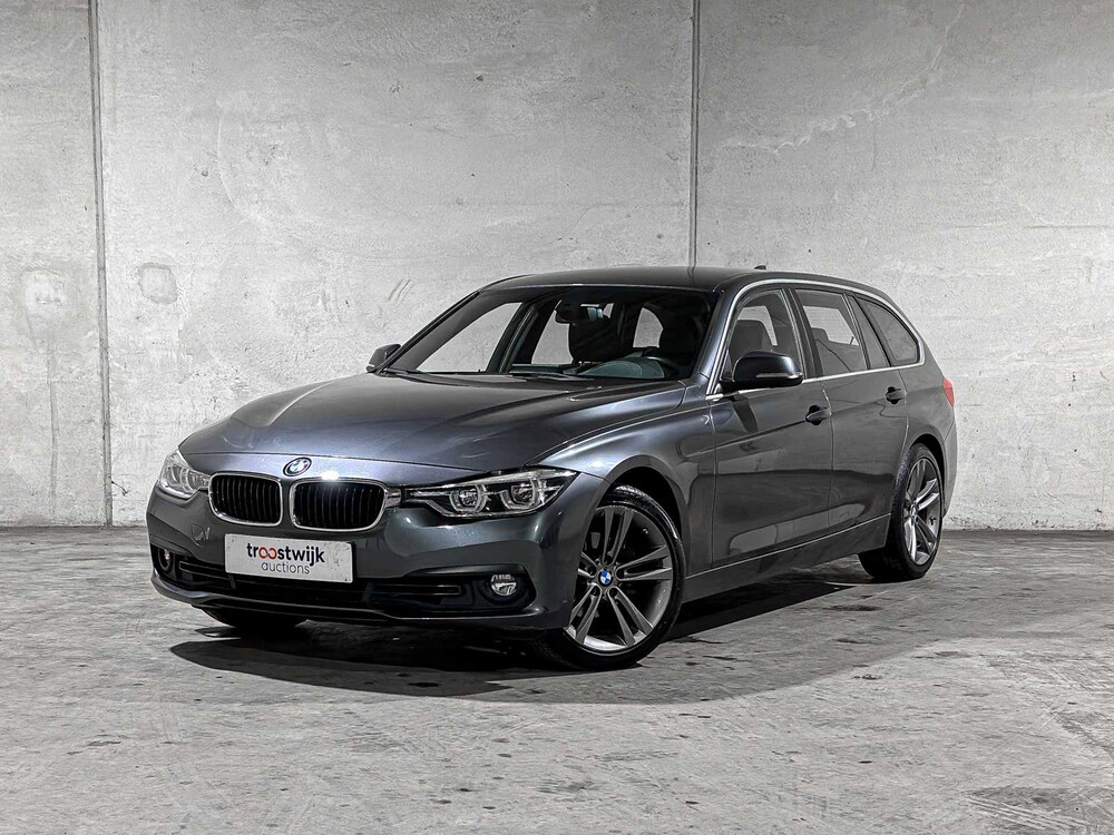 BMW 320i Automatic Centennial High Executive 184 PS 2016 3er Touring, JR-371-D