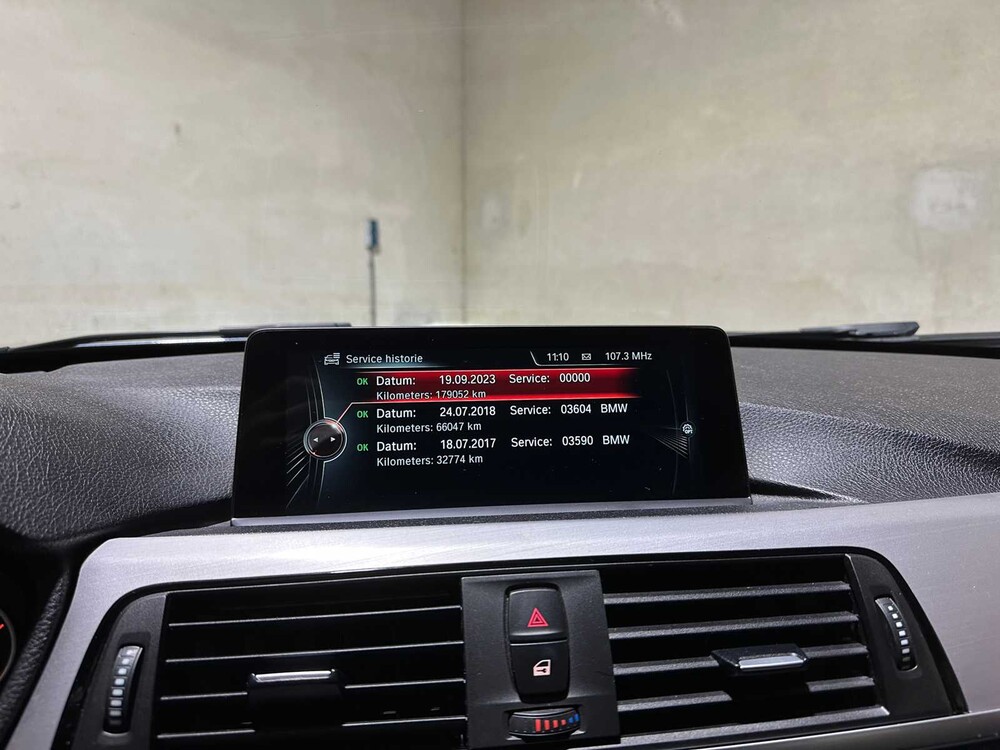 BMW 320i Automatic Centennial High Executive 184 PS 2016 3er Touring, JR-371-D