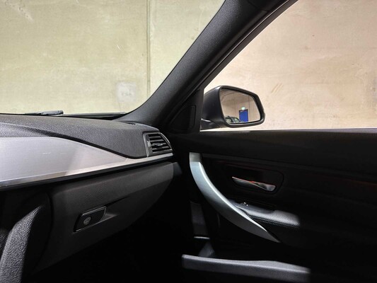 BMW 320i Automatic Centennial High Executive 184 PS 2016 3er Touring, JR-371-D