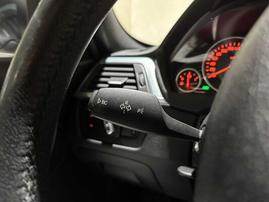 BMW 320i Automatic Centennial High Executive 184 PS 2016 3er Touring, JR-371-D