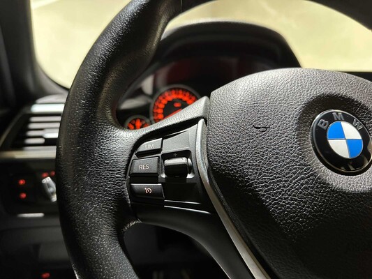 BMW 320i Automatic Centennial High Executive 184 PS 2016 3er Touring, JR-371-D