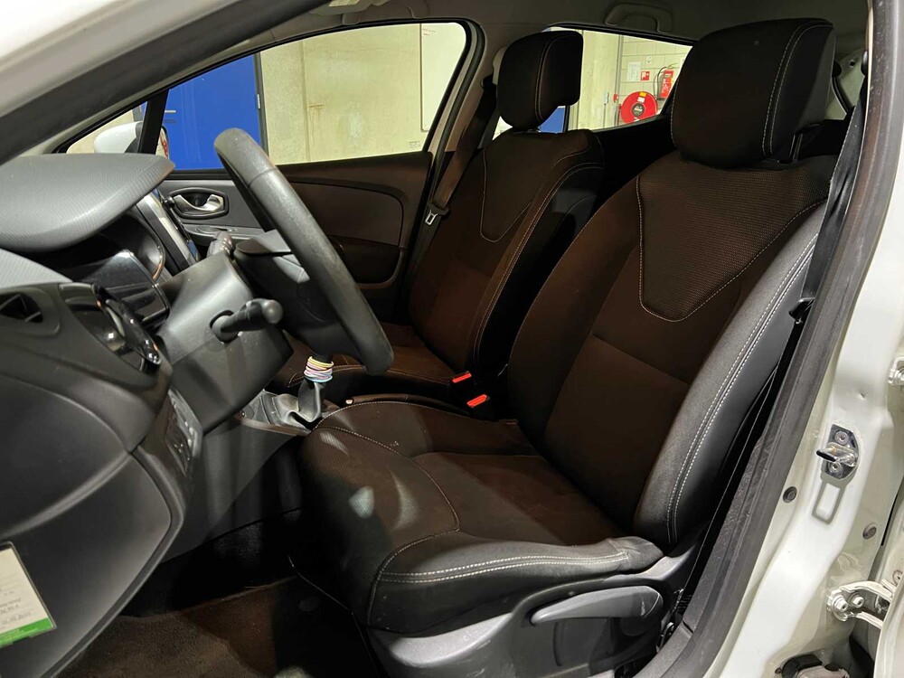 Renault Clio 0.9 TCe Expression 90 PS 2015, GZ-530-J