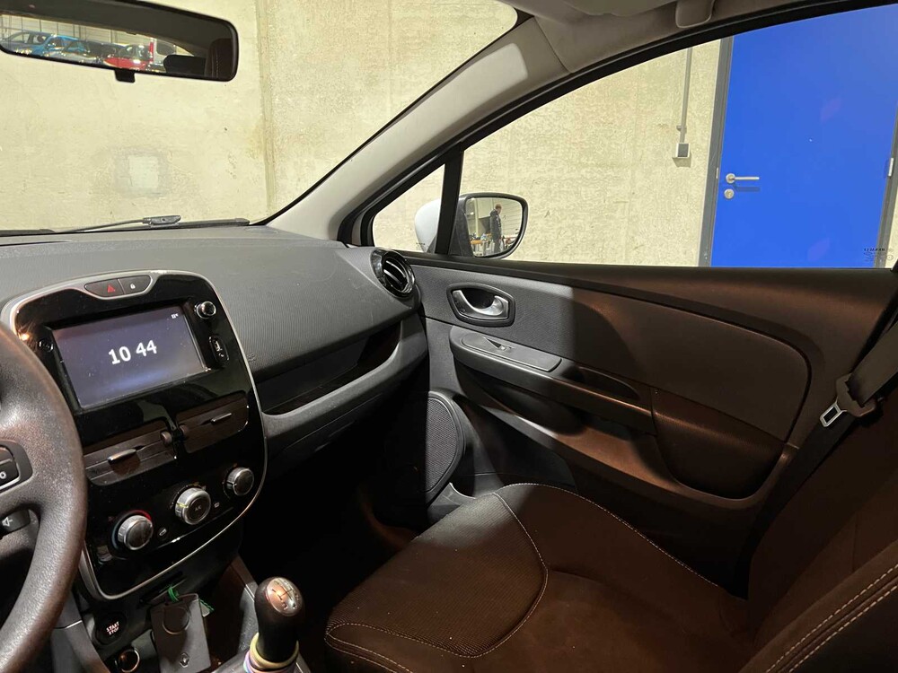 Renault Clio 0.9 TCe Expression 90 PS 2015, GZ-530-J