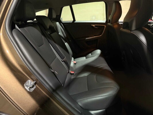 Volvo V60 Cross Country 2.0 D3 Polar+ 150 PS 2017, PT-351-G