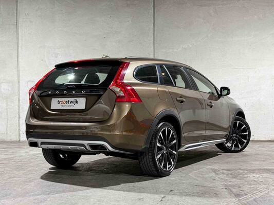 Volvo V60 Cross Country 2.0 D3 Polar+ 150 PS 2017, PT-351-G