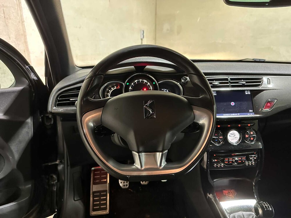 Citroën DS3 1.2 VTi So Chic 82 PS 2014 (Original-NL), 7-TNB-82