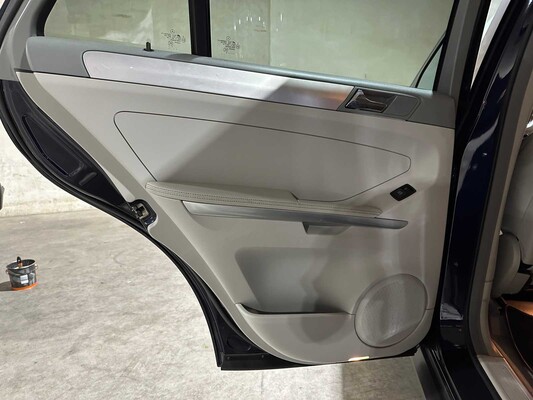 Mercedes-Benz ML500 5.0 V8 306pk 2006 M-klasse, K-267-VB Youngtimer