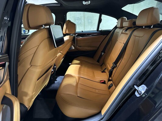 BMW M550i xDrive High Executive G30 462pk 2018 (Origineel-NL), RS-253-R